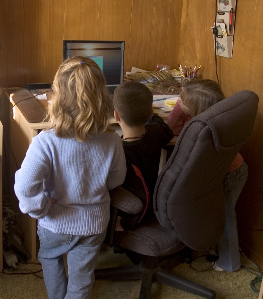 Kids-on-Computer