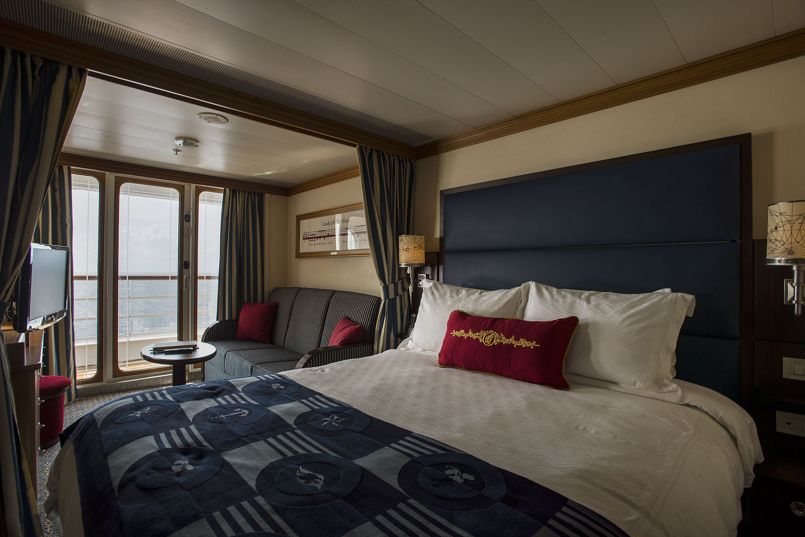 disney cruise ship room sizes